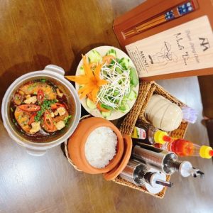 CƠM NIÊU